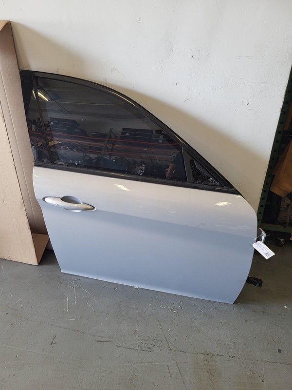 Used Oem Alfa Romeo Right Passenger Front Door for 2021 Alfa Romeo Giulia 2.0L