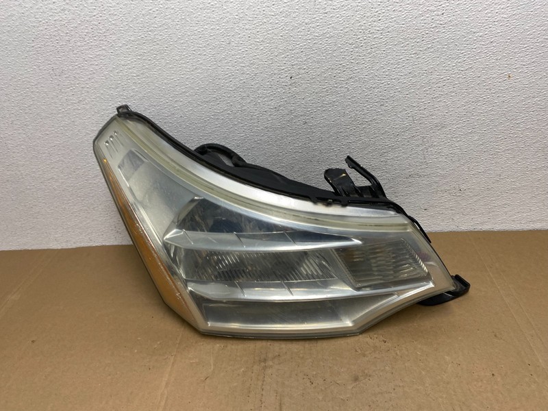 2008 2009 2010 2011 Ford Focus Right Passenger Rh Side Headlight AC5640 DW