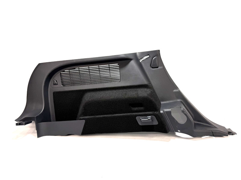 📌 2021-2025 MUSTANG MACH-E LEFT DRIVER REAR TRUNK LOWER QUARTER PANEL TRIM OEM