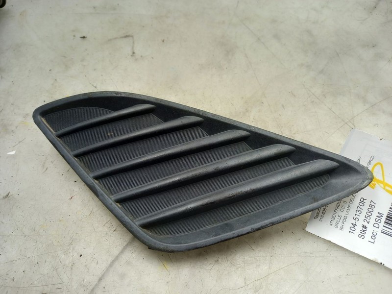 12 13 14 TOYOTA CAMRY PASSENGER RIGHT LOWER GRILLE WITHOUT FOG LIGHT