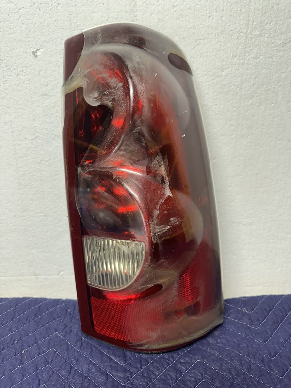 Red Tail Light Brake Lamp For 2003-2006 Chevy Silverado 1500 2500 3500 RH Used