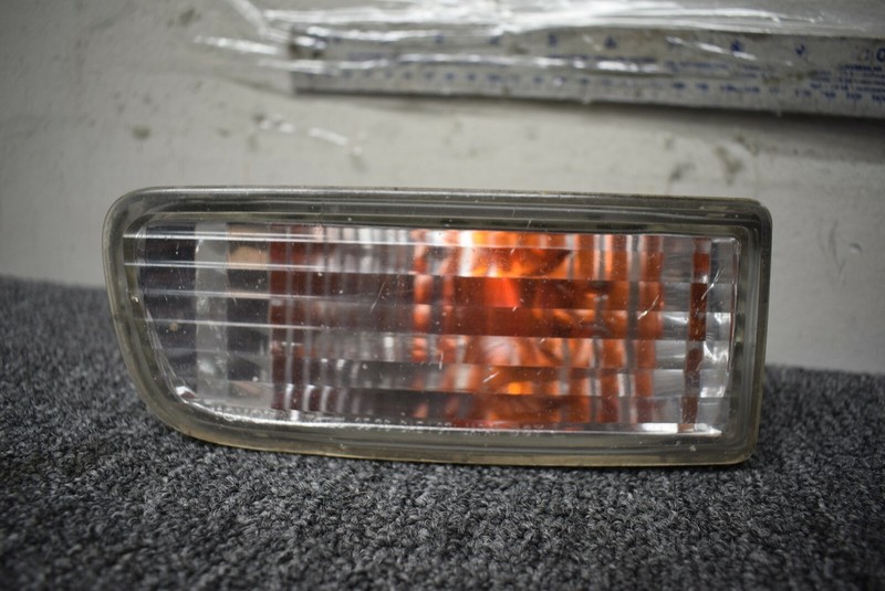 TOYOTA 4RUNNER LEFT SIDE TURN SIGNAL FACTORY OEM
