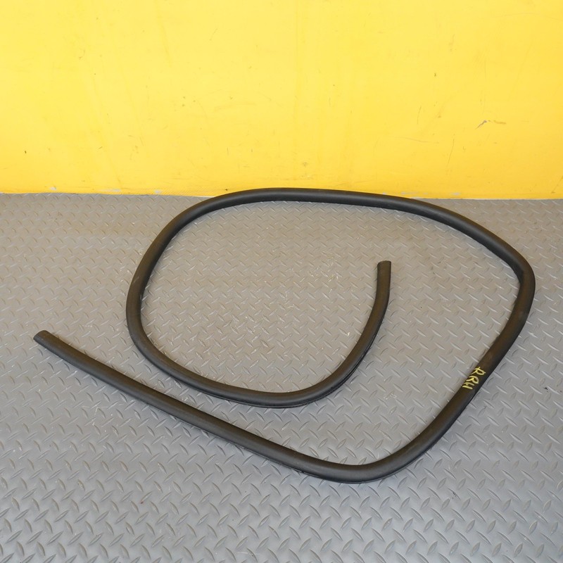 2022-2024 FORD MAVERICK REAR RIGHT SIDE DOORWAY WEATHERSTRIP SEAL RUBBER OEM