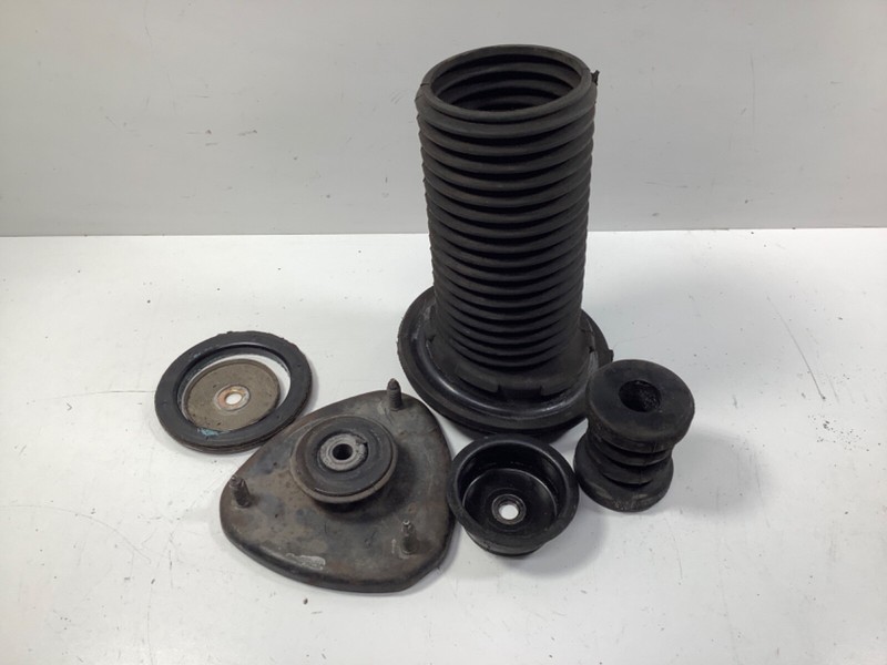 06-012 Ridgeline Rubber, Spring Mounting Right Front w Plate 51402-SJC-A03 OEM