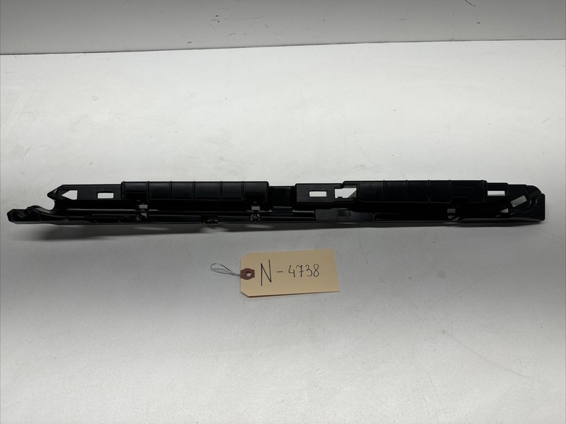 20-22 TESLA MODEL Y FRONT RIGHT SIDE DOOR SILL SCUFF PLATE COVER BRACKET 4738 B4