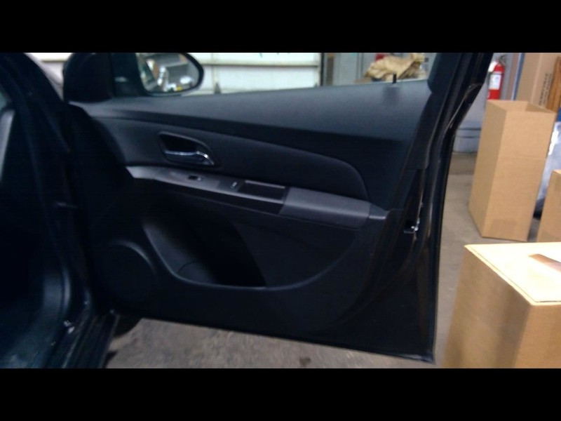 2016 CRUZE Passenger Right Front Door Trim Panel 1563208