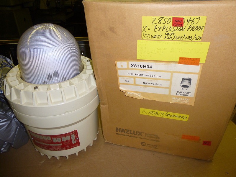 NEW Hazlux XS10H04 Hazardous Location HIGH PRESSURE SODIUM Lighting Fixture