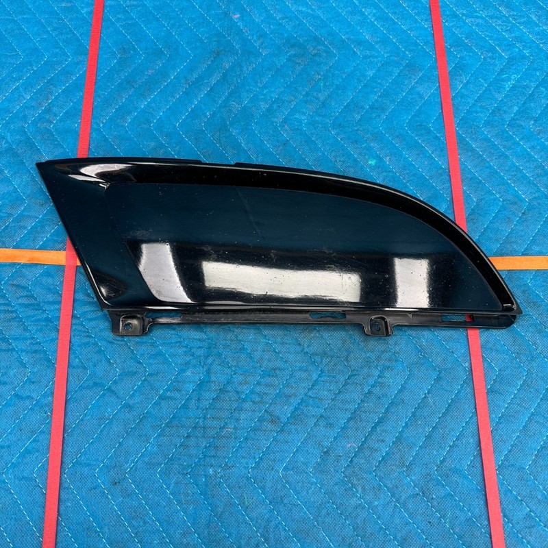 2011–2013 Hyundai Equus Front Bumper Fog Light Grille Right OEM 865663N010