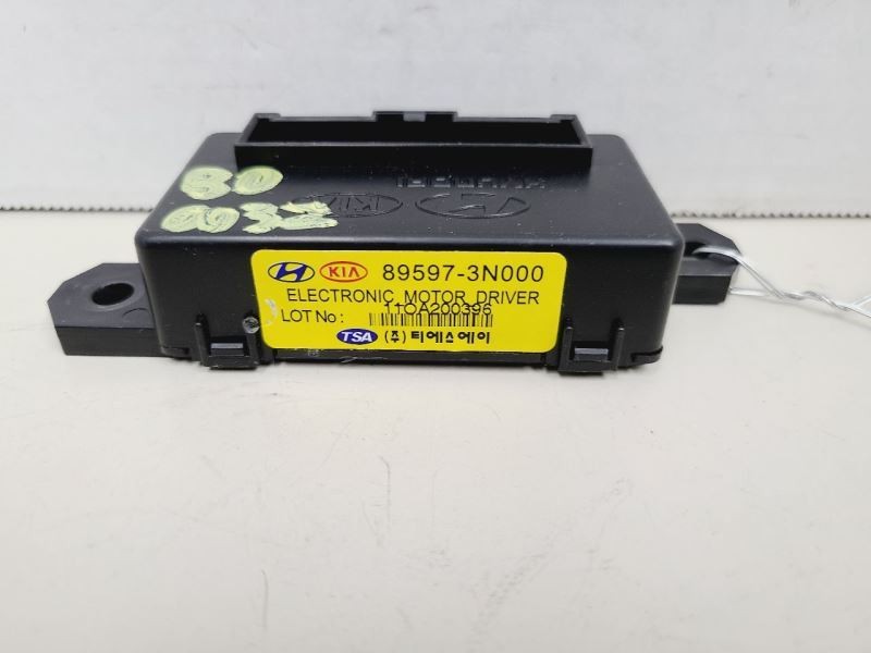 Rear Seat Power Relay Control Module Fits 2016 Hyundai Equus 567978