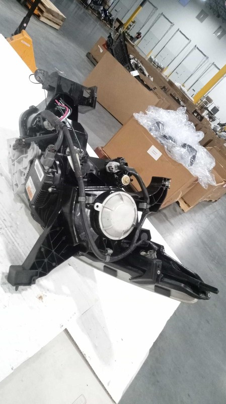 Used Right Headlight Assembly fits: 2014 Infiniti QX60 xenon HID Right Grade B