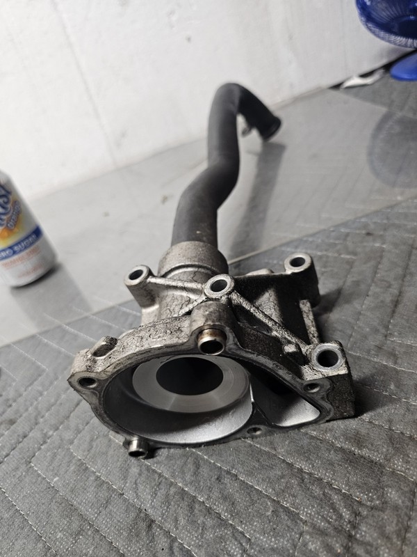 16-20 Kia Sorento LX OEM 2.4LWaterpump Housing