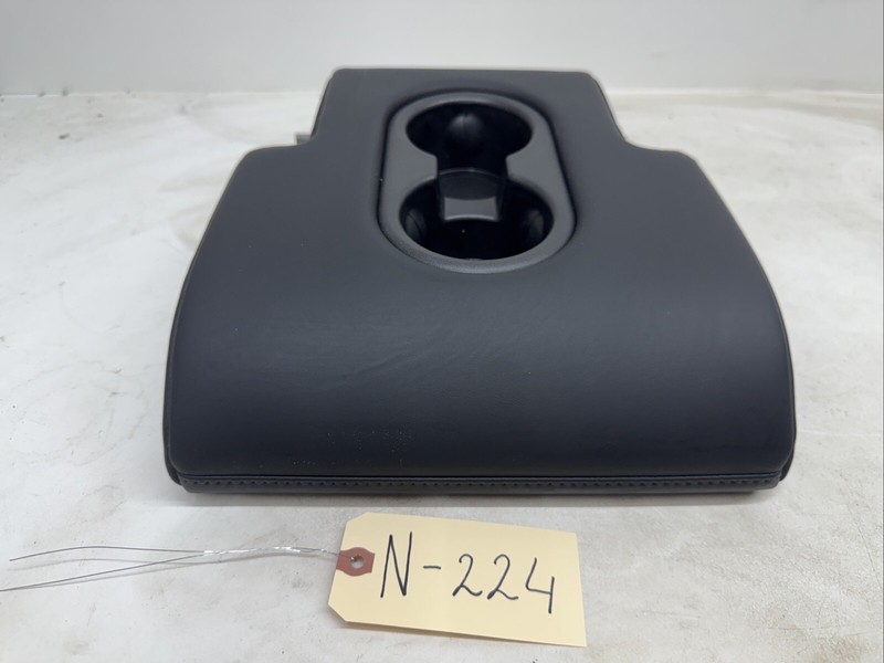 2020-2023 TESLA MODEL Y 2ND ROW MIDDLE CENTER CUP HOLDER ARMREST BLACK 224 M5