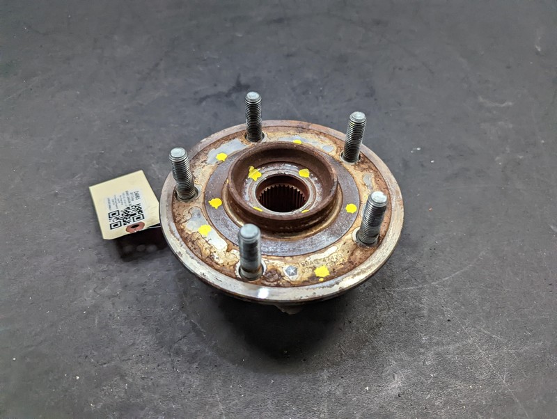 Front Left Wheel Hub 2016 Dodge Grand Caravan 5154199AG 2012 2013 2014- 2020
