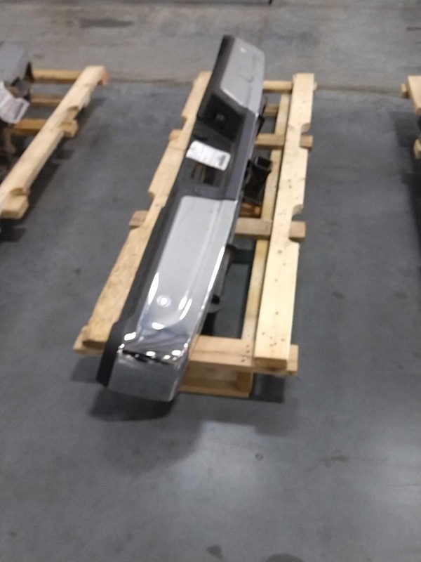 2021 Ford F150 Pickup White Rear Bumper Assembly OEM ML3Z17810CA 31000 miles