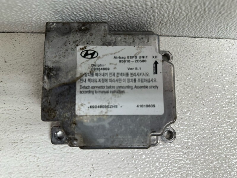 2001-2003 Hyundai Elantra Occupant Module Computer ID: 959102D500