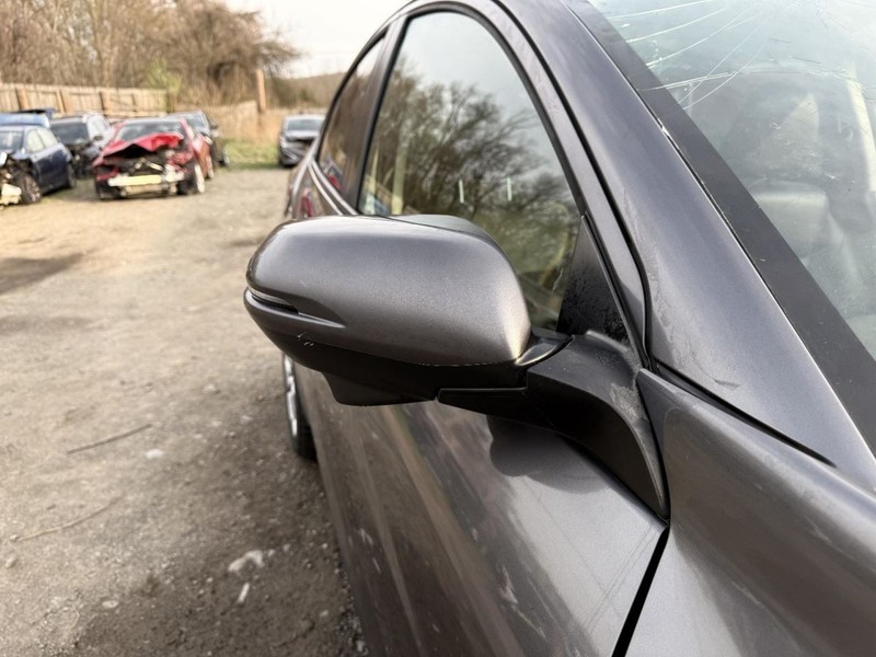 2016-2018 Honda HR-V Right Passenger Side Door Mirror Gray