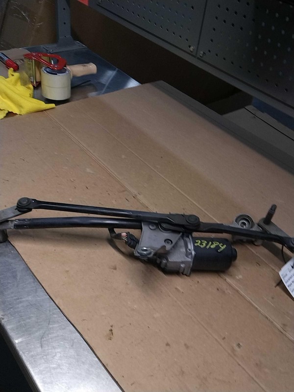 2018 INFINITI QX30 Used Wiper Motor OEM 288105DF0A 99K Miles White