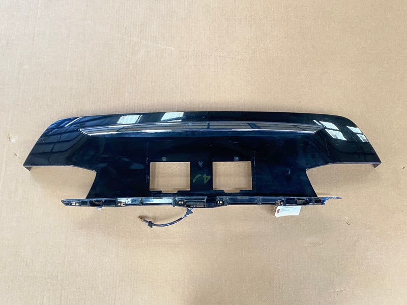 ⭐2015-2019 INFINITI Q70 Q70L REAR TRUNK PANEL TRIM MOLDING LICENSE PLATE LOT2374