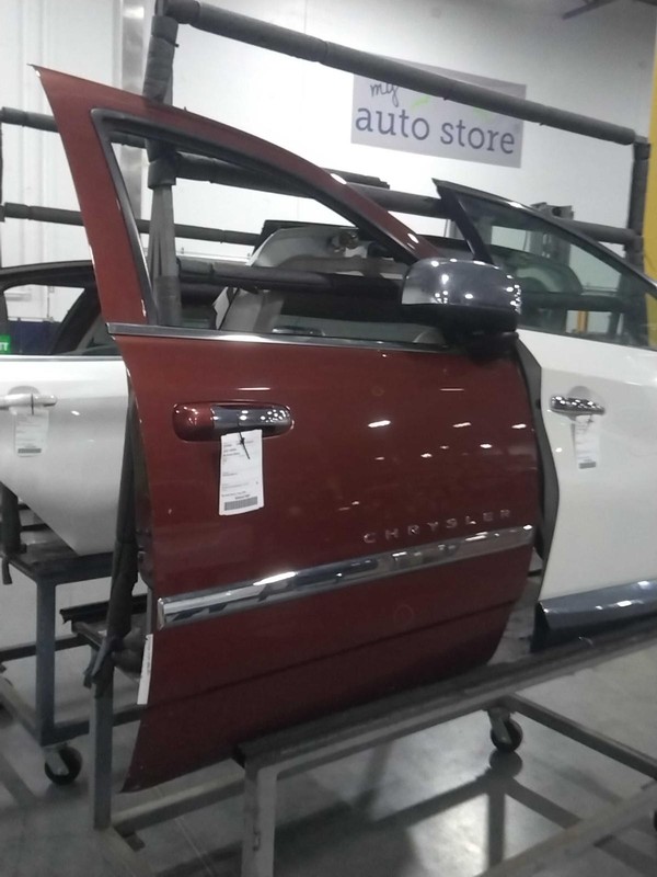 2007 Chrysler Aspen Right Door Red 4DR SUV Used OEM Part 154020