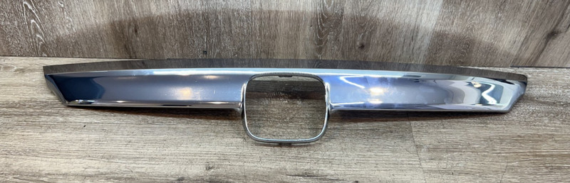 2018-2020 Honda Accord Center Upper Grille Chrome71122-TVA-A