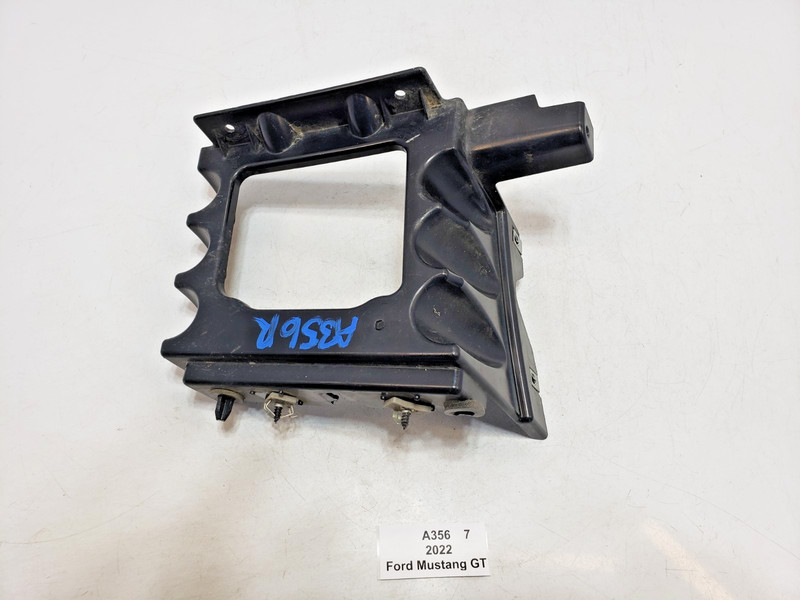 ✅ 15-23 OEM Ford Mustang GT Rear Right Passenger Bumper Bracket Support 7k