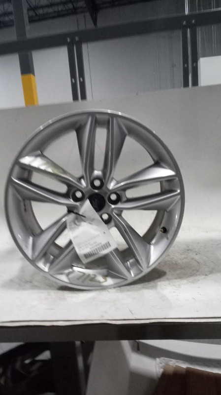 2016 Ford Edge OEM Grey Wheel 18 Rim FT4C1007A1A, Used, 137K Miles