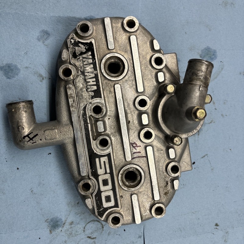 1994 95 YAMAHA VMAX 500 Motor cylinder Head. Top Plate Good # 11