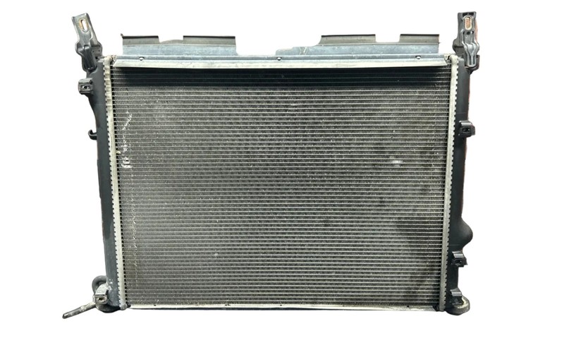 2005-2007 Chrysler 300/Charger/Magnum Radiator and Fan Assembly 5170742AA