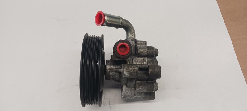 05-'10 CHRYSLER 300 power Steering Pump 2.7L 38k miles OEM