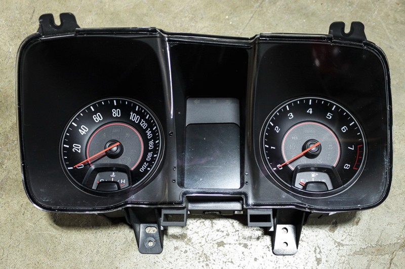 2014-2015 Chevrolet Camaro Z28 Gauge Cluster OEM 35k Miles 23436003 200MPH *USED