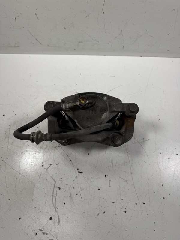 98-01 Honda Passport V6 Right Front Caliper 8-97125-972-0 OEM
