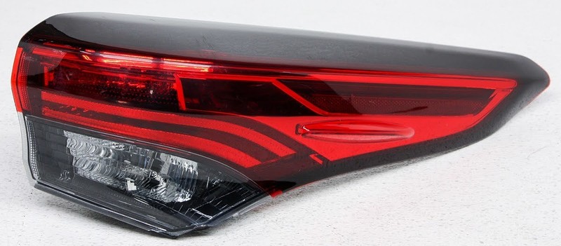 OEM Toyota Highlander Right Side LED Outer Tail Lamp 81550-0E230 - Lens Chip