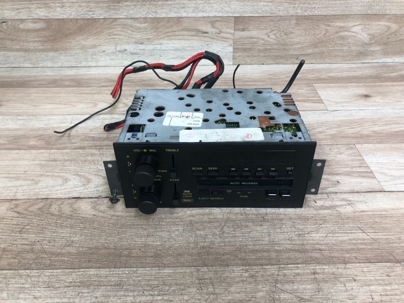 CHEVROLET CAMARO OEM CASSETTE PLAYER RADIO DELCO STEREO 1990-1992