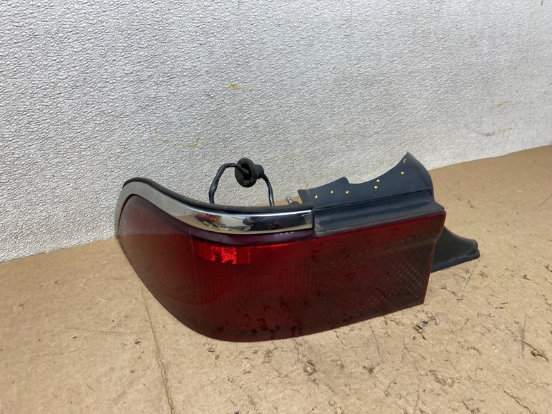 1995 to 1997 Mercury Grand Marquis Left Driver LH Side Tail Light X2552 DW