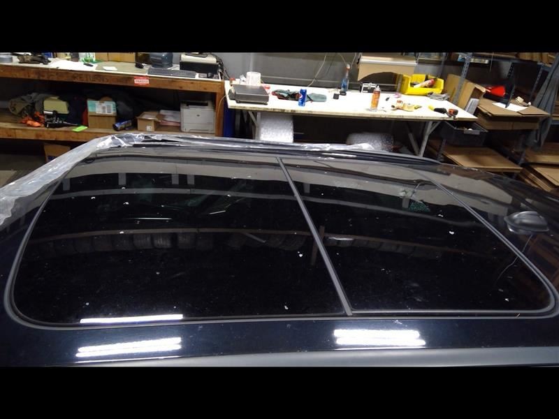 Roof Glass Front Glass With Tracks & Motor Fits 2014 PACEMAN 736077