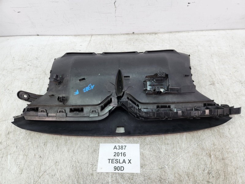 ✅ 2016-2020 OEM Tesla Model X Front Air Intake Grille Nose Duct Seal *