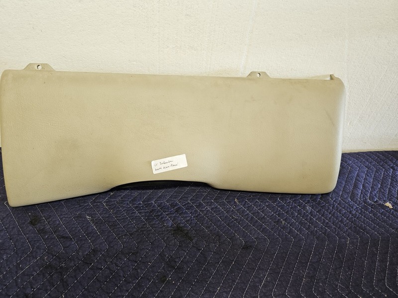 2001 2002 Chevrolet Suburban Driver Knee Bolster Trim Panel OEM