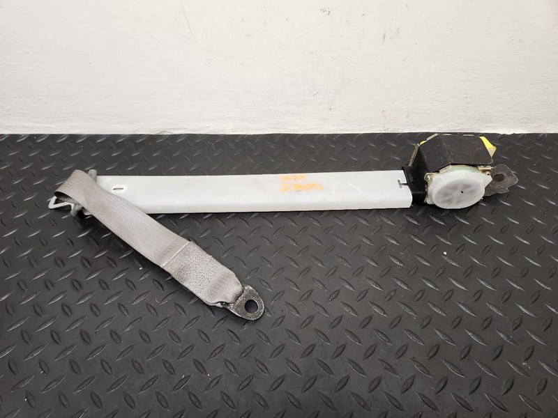 02-04 GMC Envoy Front Left Driver Seat Belt Retractor Gray OEM 88956145