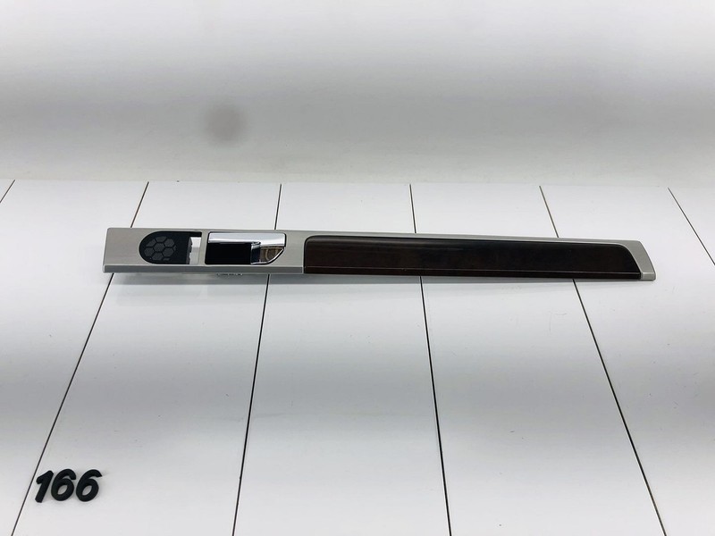 04-10 VOLKSWAGEN TOUAREG REAR LEFT DRIVER SIDE DOOR PANEL TRIM & HANDLE OEM
