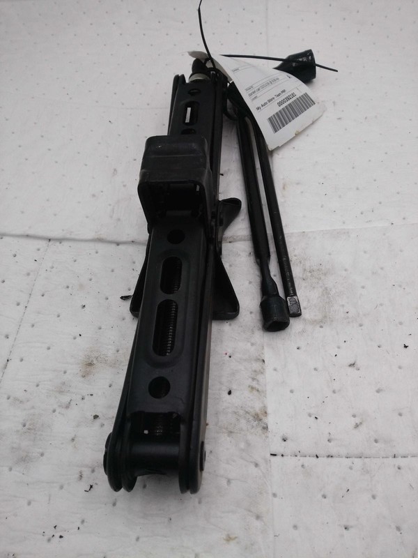 2018 Honda Pilot Floor Jack OEM 6446935 Used 98K Miles Non-Interchangeable