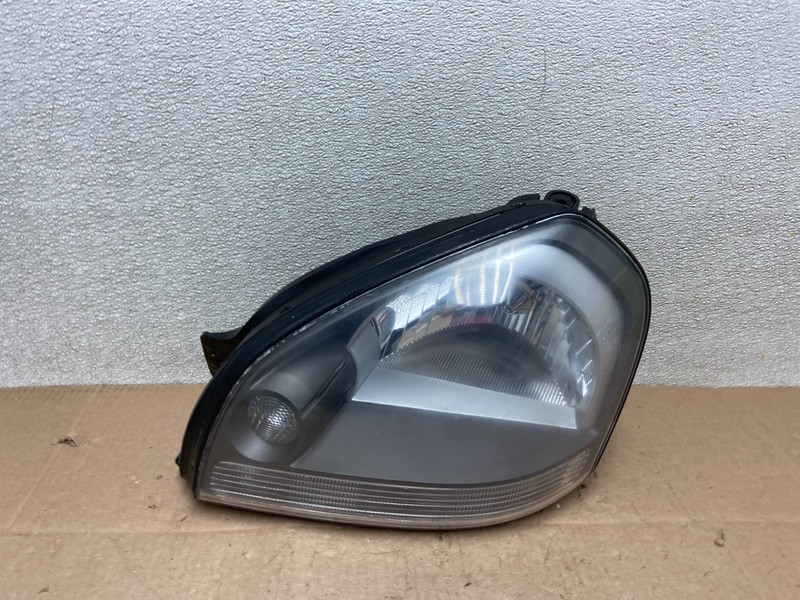 2005 to 2008 Hyundai Tucson Left Driver LH Side Headlight Oem Y2912 DW