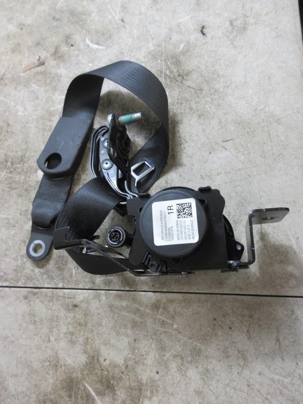 2015-2023 Dodge Challenger OEM Front Right Seat Belt 1SG58DX9AI