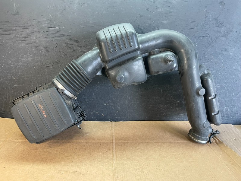 2011 - 2013 Dodge Durango 3.6L Resonator Air Intake Tube AE0897 DG