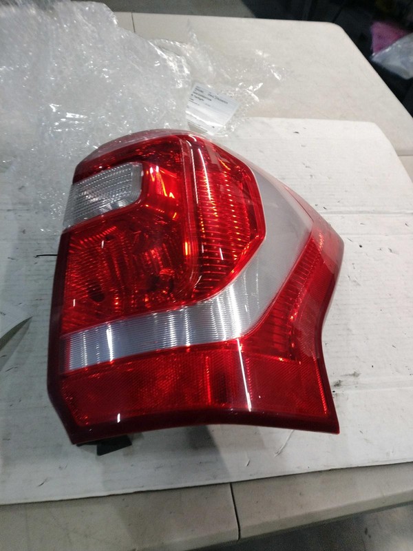 Used Right Tail Light Assembly fits: 2020 Ford Expedition incandescent Right Gra