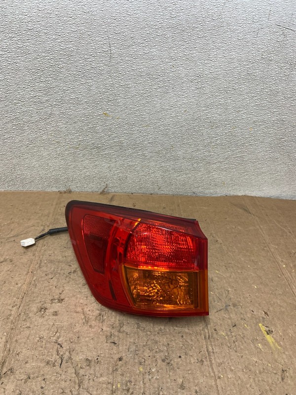 2009 - 2010 Lexus Is250 Is350 Left Driver LH Side Tail Light Oem AA4359