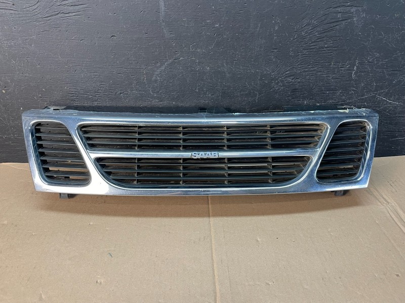 1994 to 1997 Saab 900 Front Upper Center Grille Grill OEM ad8362 DG