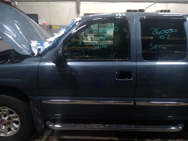 Driver Front Door Classic Style Electric Fits 99-07 SIERRA 1500 PICKUP 1753399