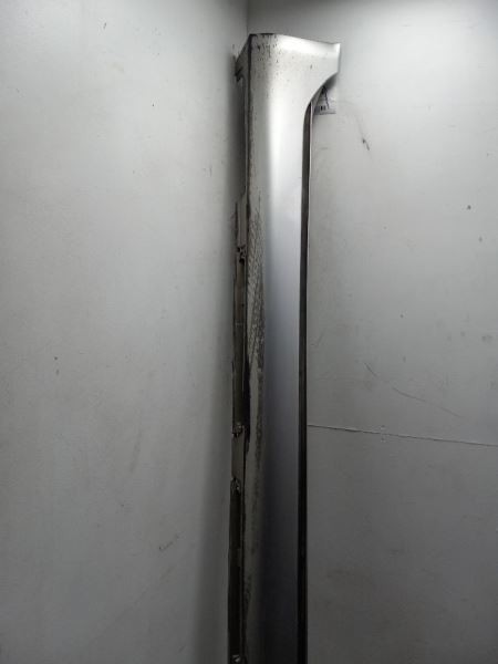 2008 LEXUS LS460 PASSENGER SIDE SILVER ROCKER PANEL