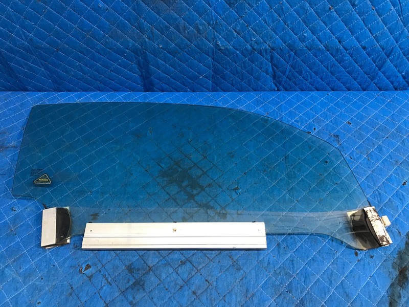 97-06 OEM Jaguar XKR Front Right Passenger Side Door Window Glass OEM