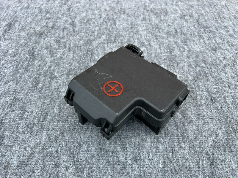 GENESIS G70 2019-2026 OEM BATTERY POSITIVE FUSE TERMINAL FUSIBLE LINK ASSEMBLY